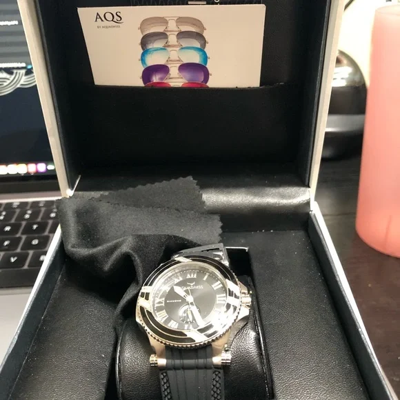 Ladies aqua Swiss watch stainless steel - Picture 2 of 5